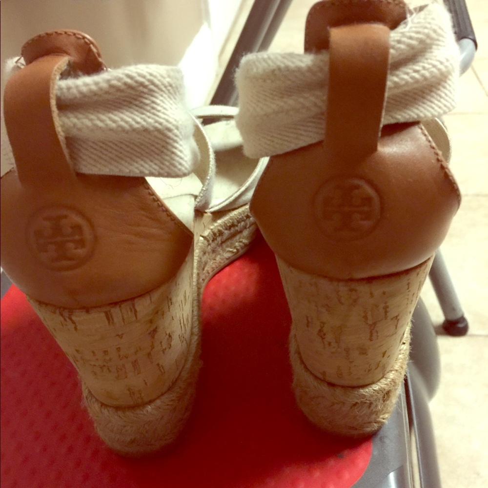 Beautiful comfy Tory Burch espadrilles 🌴🦋🌺
